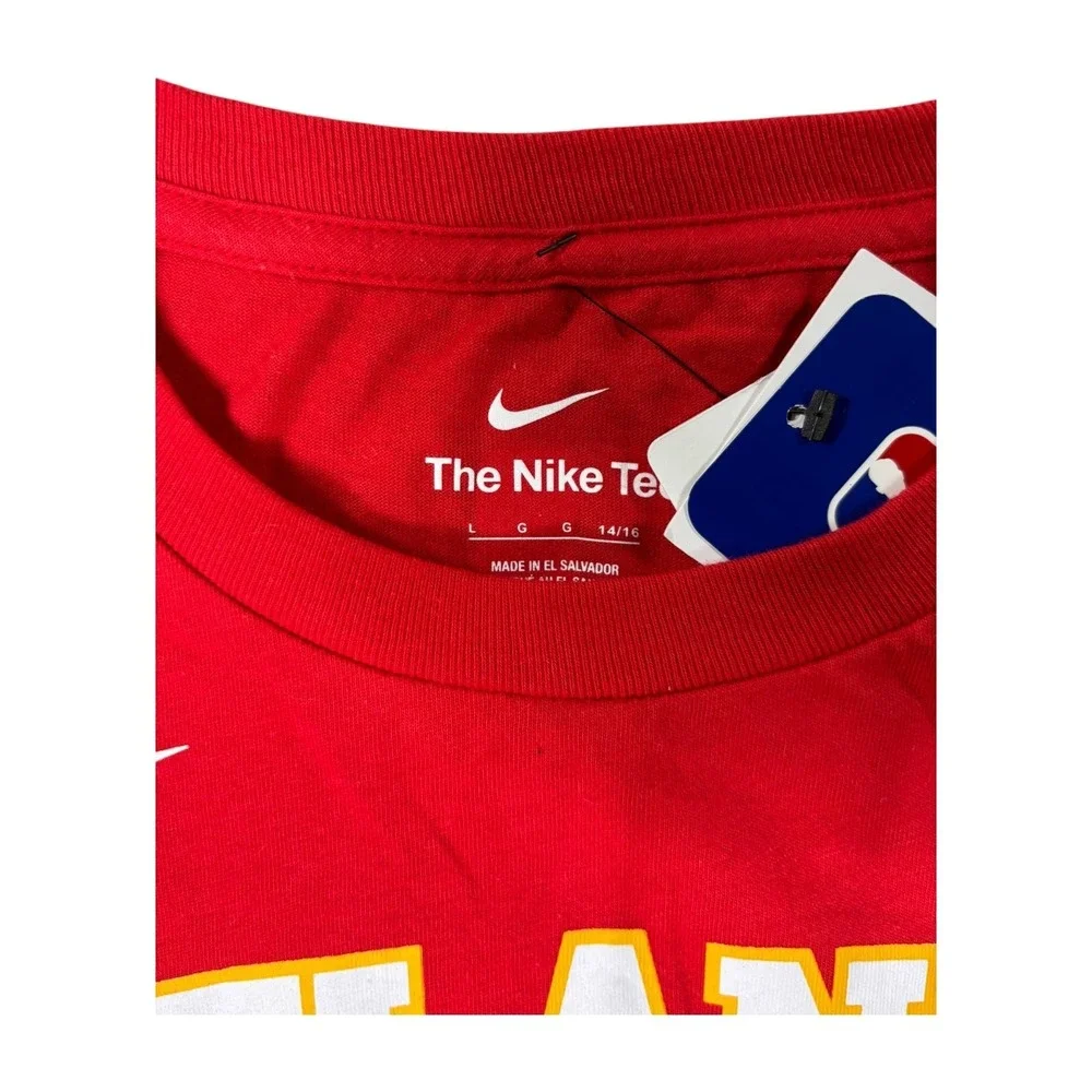 Atlanta Hawks Tee‎ Shirt Youth L Red Trae Young #11 Nike Basketball NBA Graphic